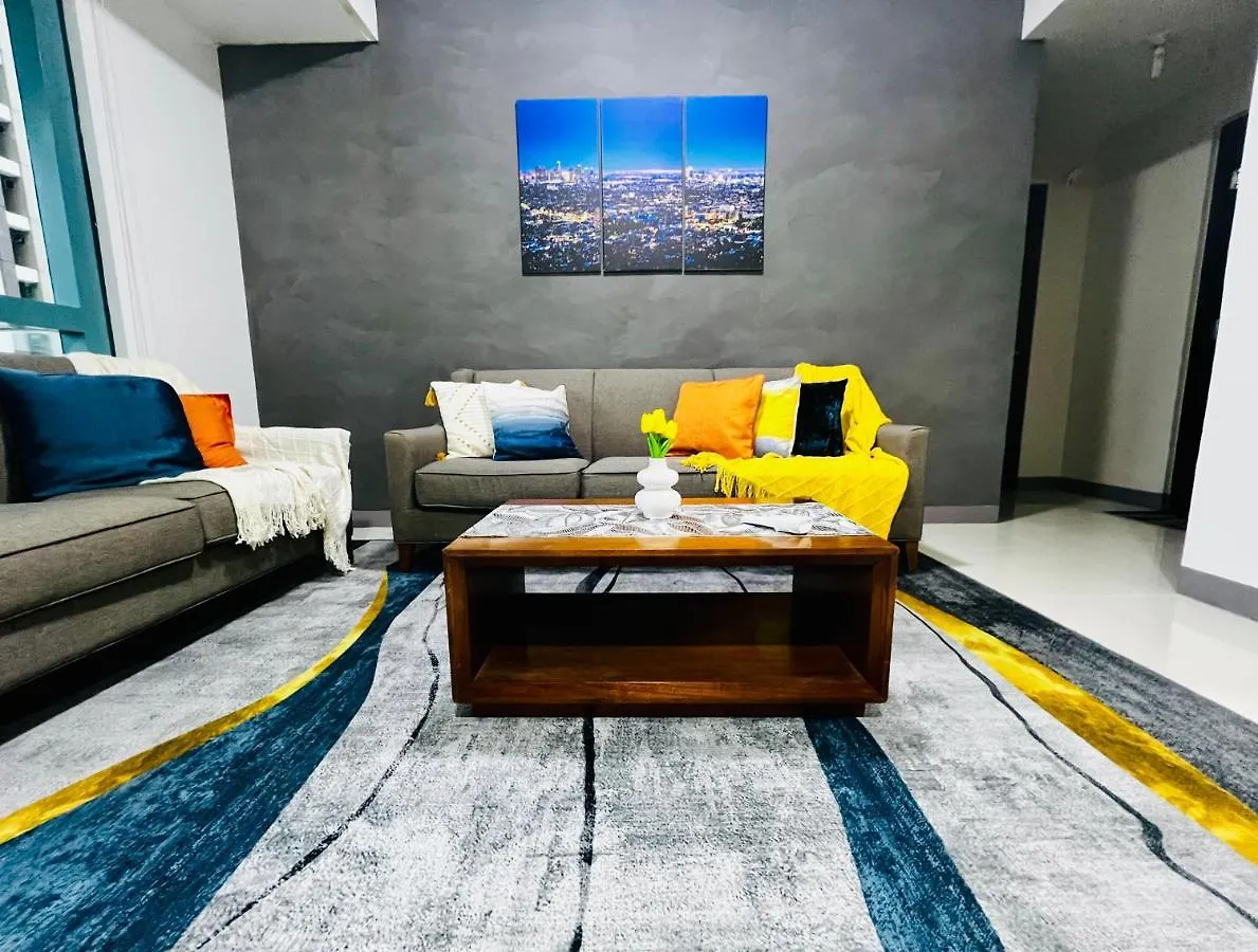 Bgc Luxury Condo - Balcony, Pool, Wi-Fi, City View - Suite 25 Manila