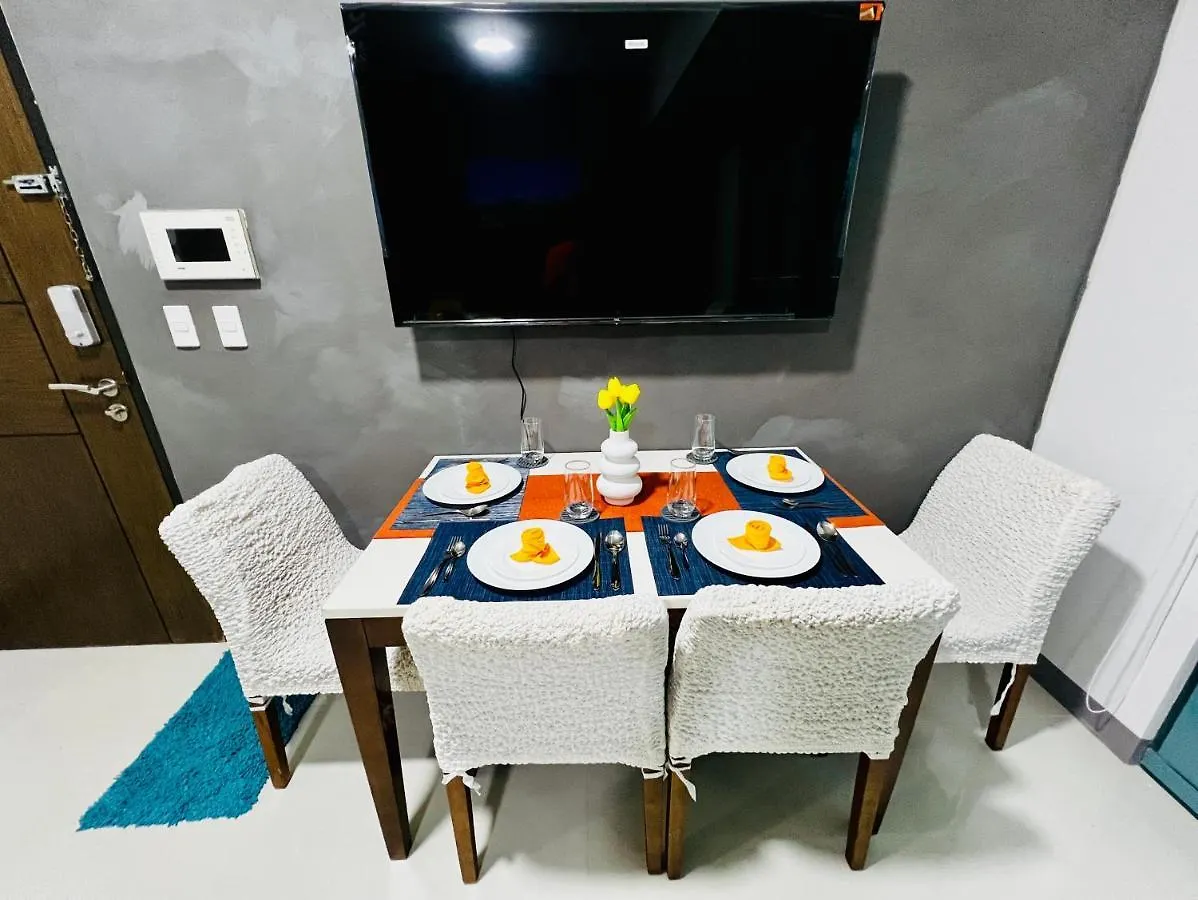 Bgc Luxury Condo - Balcony, Pool, Wi-Fi, City View - Suite 25 Manila 0*,