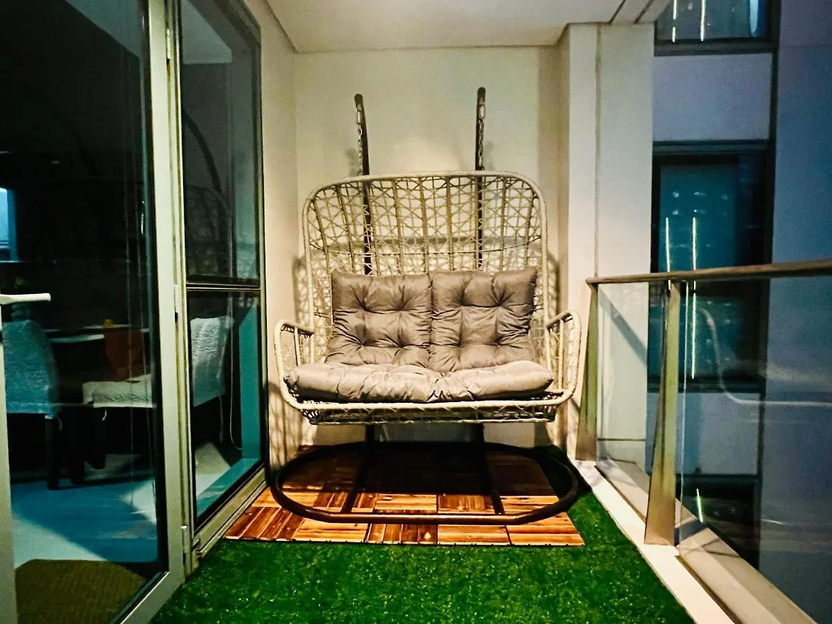 Apartment Bgc Luxury Condo - Balcony, Pool, Wi-Fi, City View - Suite 25 Manila