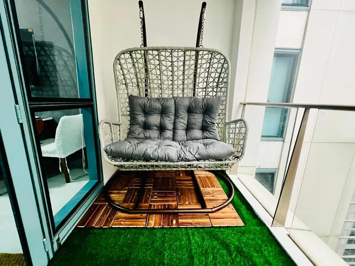 Bgc Luxury Condo - Balcony, Pool, Wi-Fi, City View - Suite 25 Manila Apartment