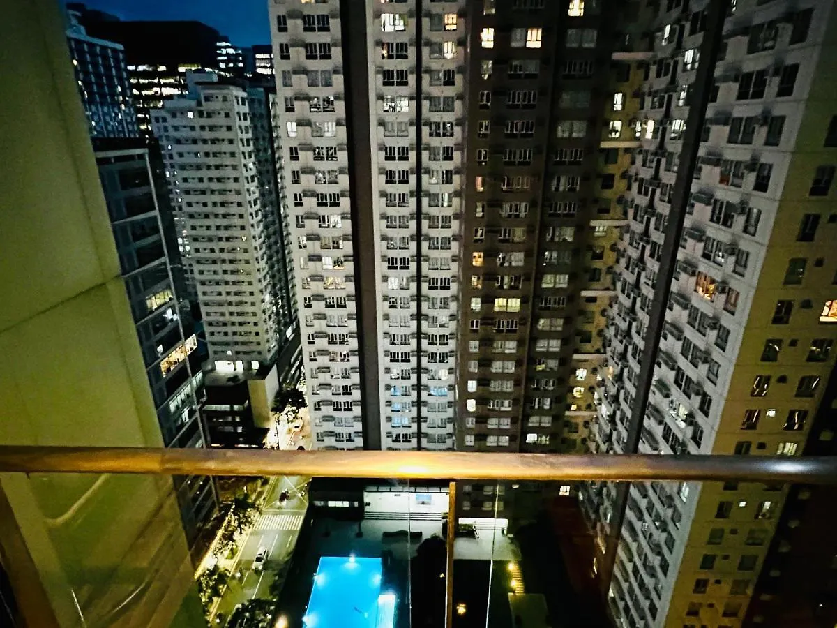 Bgc Luxury Condo - Balcony, Pool, Wi-Fi, City View - Suite 25 Manila